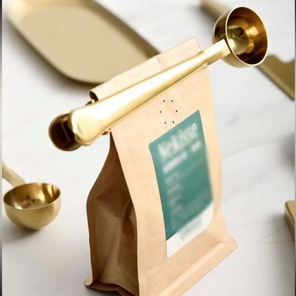 2-in-1 Coffee Spoon/Sealing Clip - Picture 3 of 4